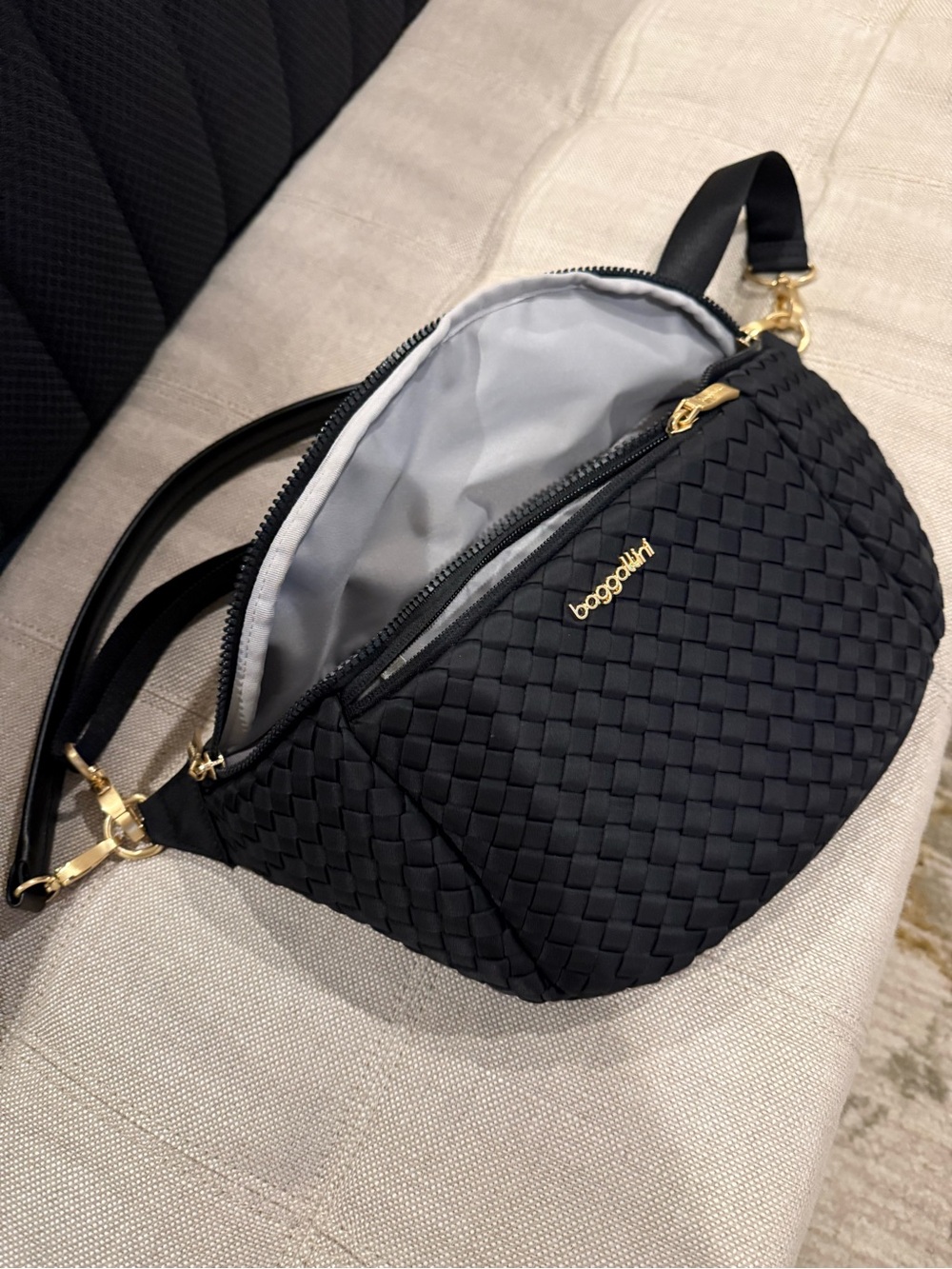 Baggallini Black Woven Convertible Crossbody Belt Bag with Gold Hardware